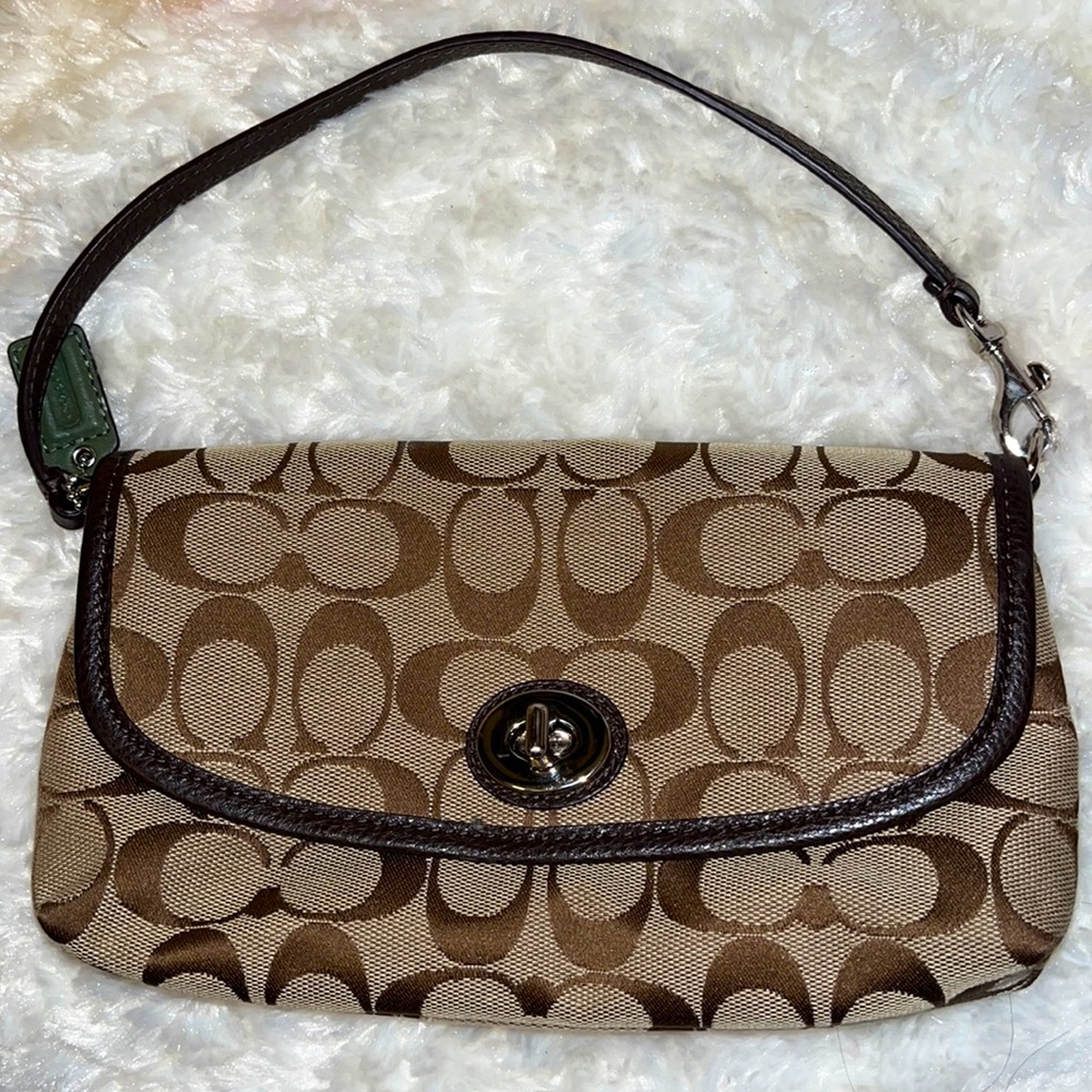 COACH WRISTLET/CLUTCH PURSE